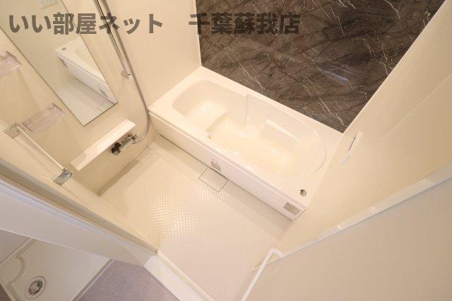 バス・シャワールーム　コンパクトで使いやすいお風呂です