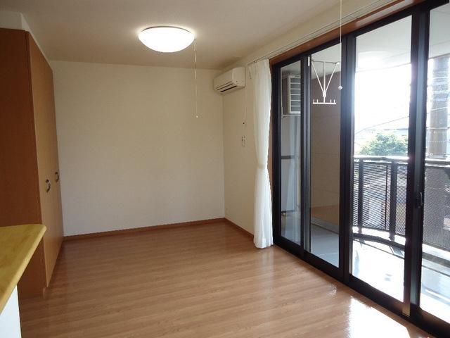 居室・リビング　12.4帖の広々としたリビング★