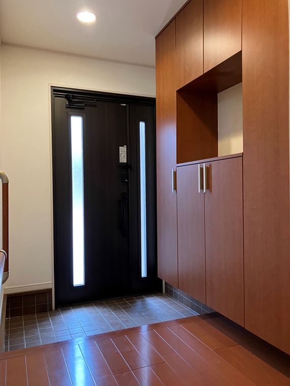 玄関　明るい玄関です