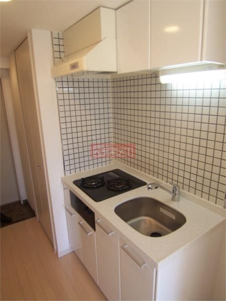 キッチン　間取り反転タイプの部屋の写真です