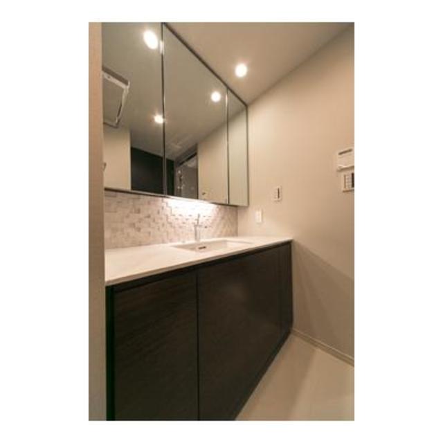 洗面設備　※写真は同タイプ住戸です。