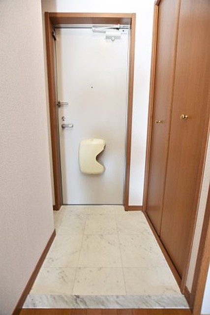 玄関　同一施工会社同一類似写真