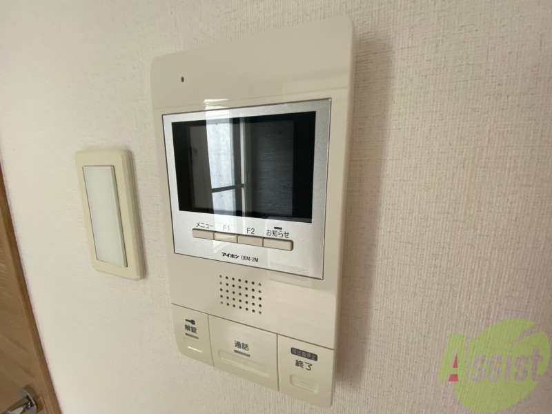 セキュリティ　ＴＶモニター付インターホンです。来客者の顔が見えるので安心！