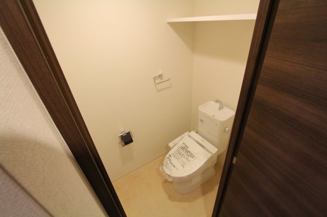 トイレ　参考写真（同物件別部屋）