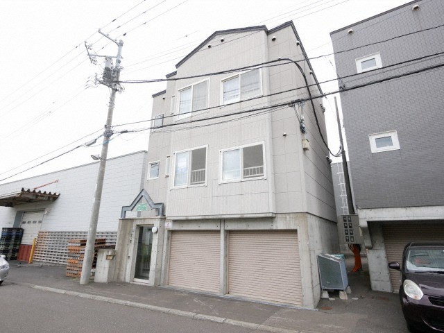 エントランス　建物の内部です