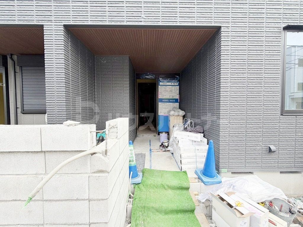 建物外観　エントランス