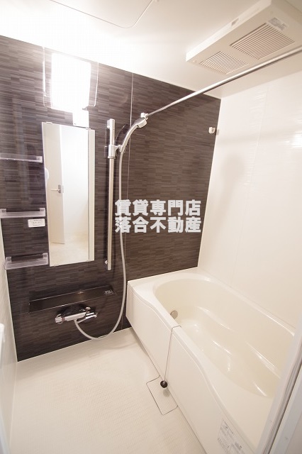 バス・シャワールーム　追い炊き機能付き