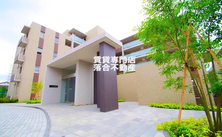 建物外観　おしゃれな建物