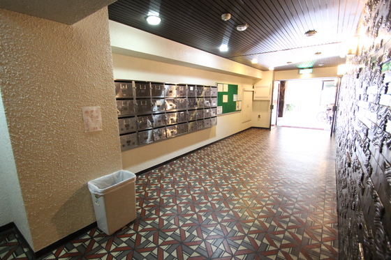 玄関　※別号室の写真です