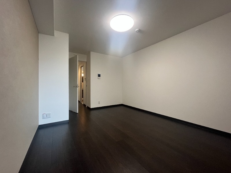 居室・リビング　同仕様施工物件、ルームカラーがホワイトになります。