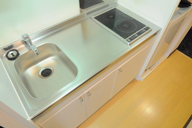 その他　手前ＩＨヒーター 奥はラジエントヒーター