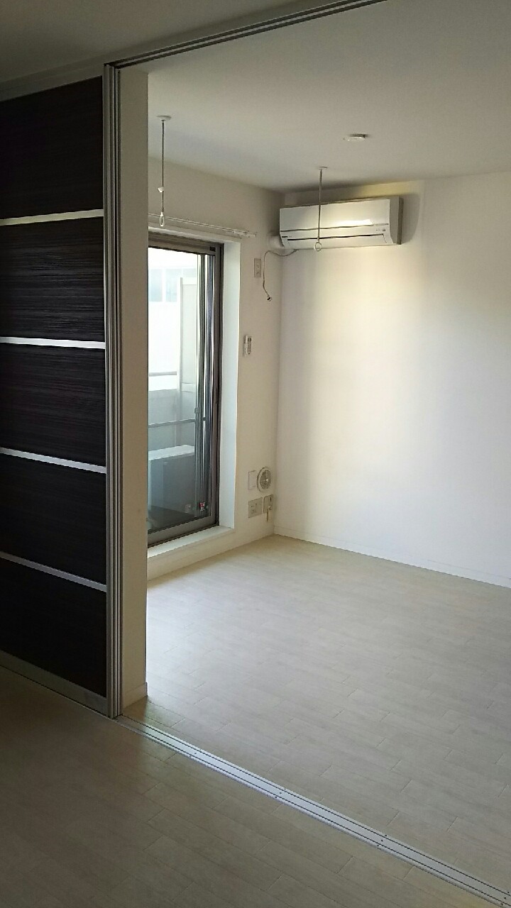 居室・リビング　スタンダードな洋室です