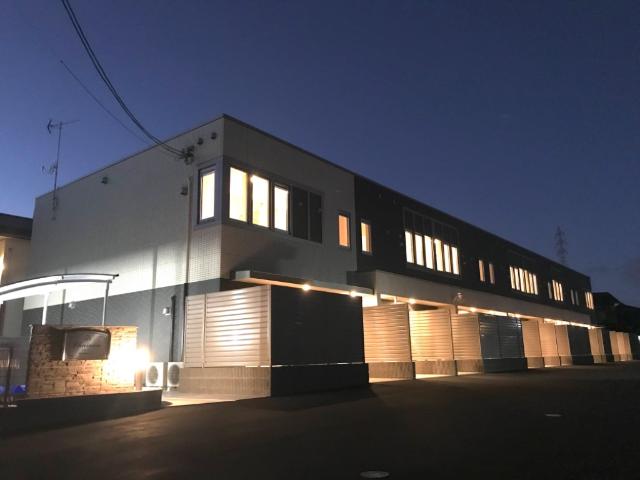 建物外観　外観写真（夜）