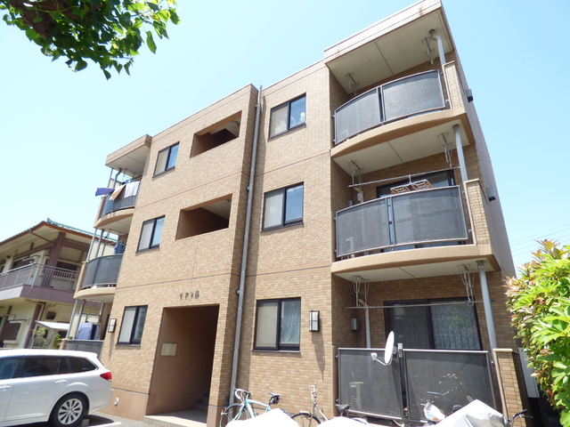 建物外観　３Ｆ建てマンション