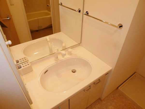 洗面設備　洗面所内に洗濯機置き場あります♪