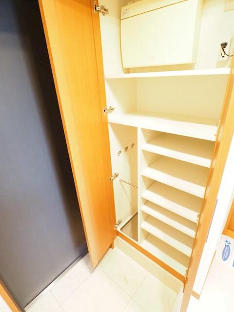 玄関　※別部屋写真参照