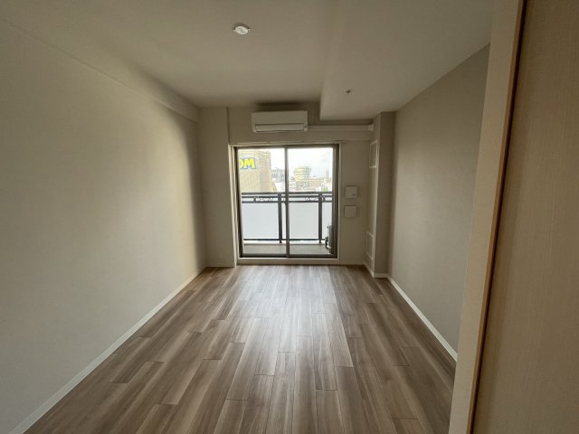 居室・リビング　イメージとして同建物他部屋を表示しています