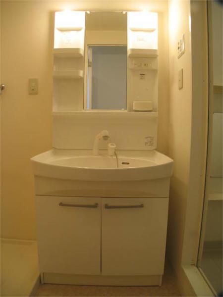 洗面設備　独立洗面台です