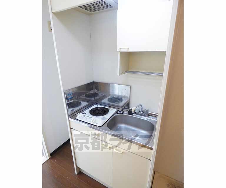 キッチン　コンロ付きです。