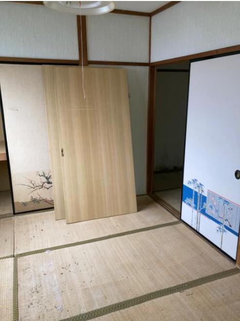 その他部屋・スペース　フローリングへ変更中