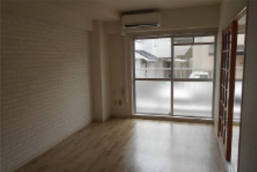 居室・リビング　別号室参考写真(反転)