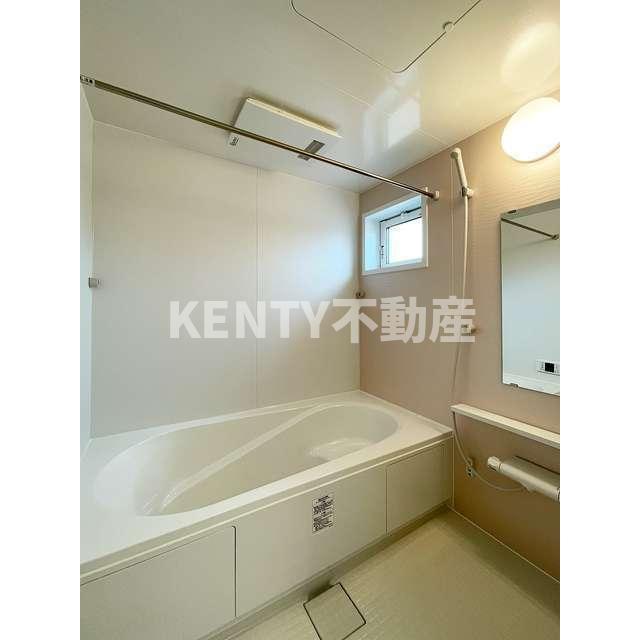 バス・シャワールーム　落ち着いた空間のお風呂です