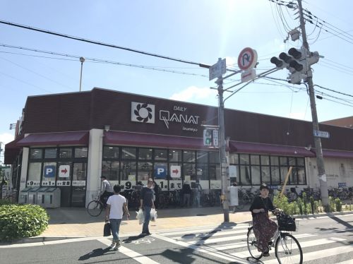 スーパー　デイリーカナートイズミヤ豊新店（スーパー）まで215m