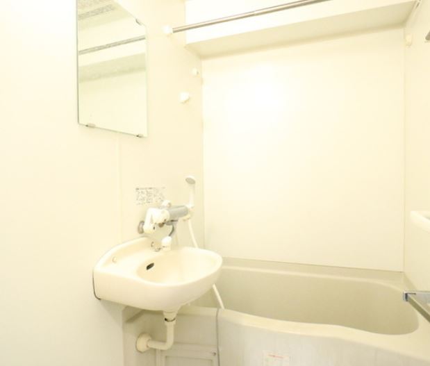 バス・シャワールーム　★洗面台付きバスルーム★