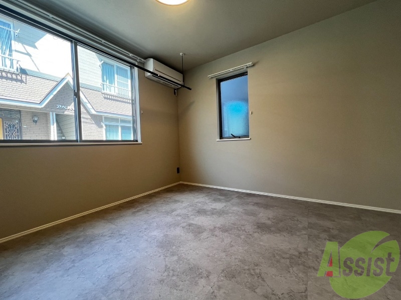 居室・リビング　７帖の洋室です。寛ぐには十分な広さがありました。