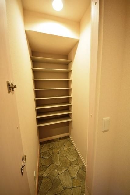 玄関　大和ハウス施工　設備・収納充実