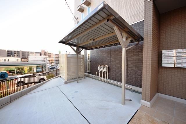 駐車場　大和ハウス施工　設備・収納充実