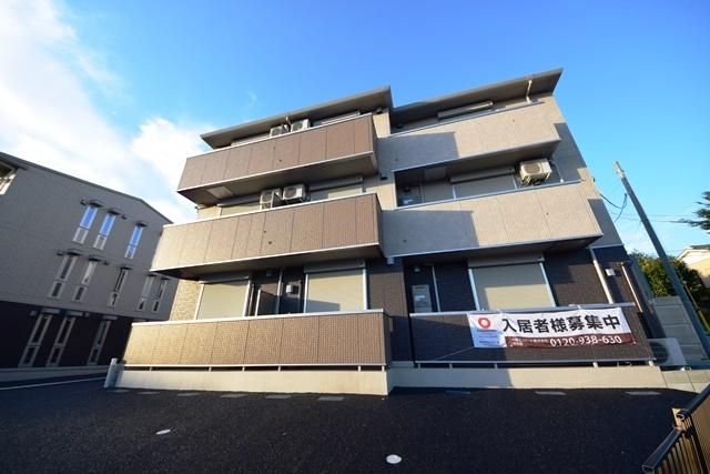 建物外観　大和ハウス施工　設備・収納充実