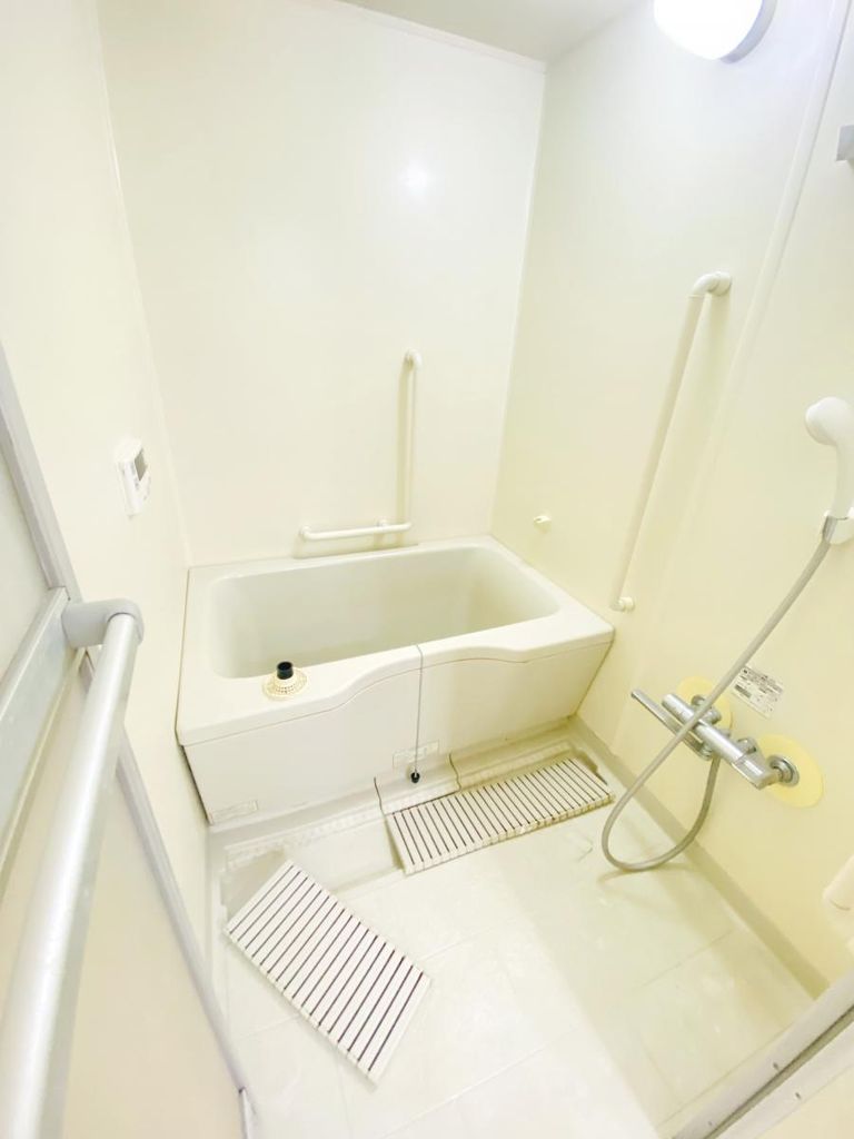 バス・シャワールーム　バス
