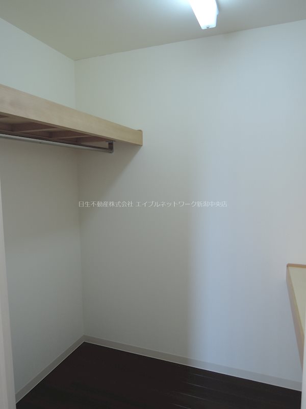 収納　ウォークインクローゼット