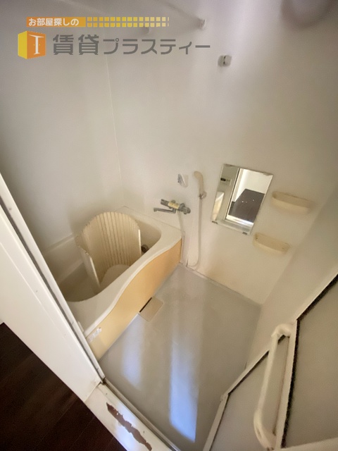 バス・シャワールーム　浴室乾燥機付きのバスルームです。