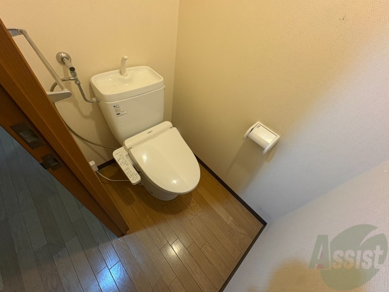 トイレ　ウォシュレット機能がついたトイレ。安心して使用できますね。