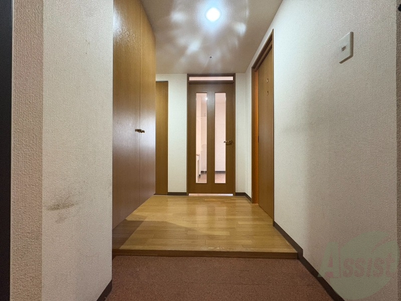 玄関　玄関の様子です。明るい印象ですね。気分もあがりそう。