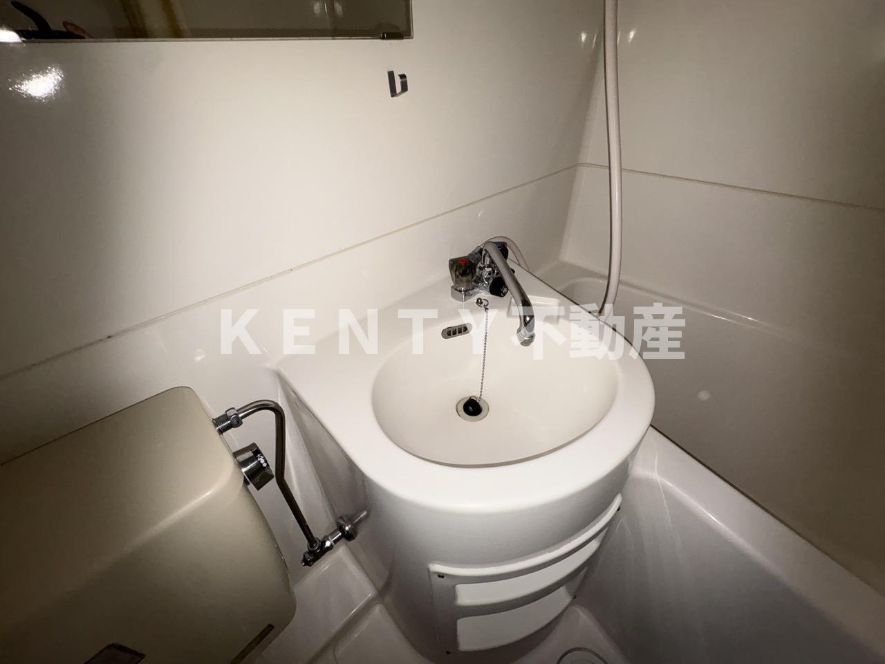 洗面設備　スペースが確保できる洗面所です