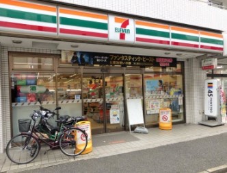 コンビニ　セブンイレブン 代々木上原駅前店（コンビニ）まで305m
