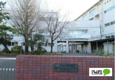 中学校　横浜市立瀬谷中学校（中学校）まで957m