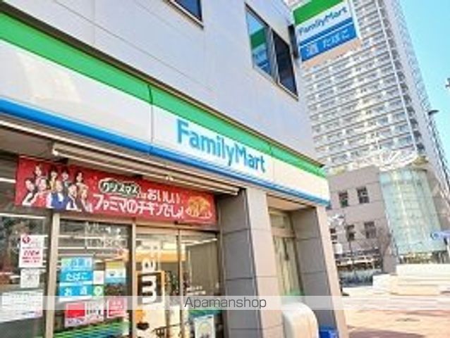 コンビニ　ファミリーマート（コンビニ）まで400m