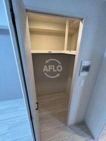 収納　ドゥーエ天満橋　ウォークインクローゼット