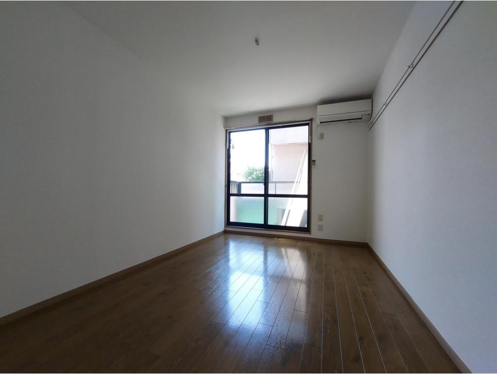 居室・リビング　使いやすい形の為、レイアウトを楽しめます♪