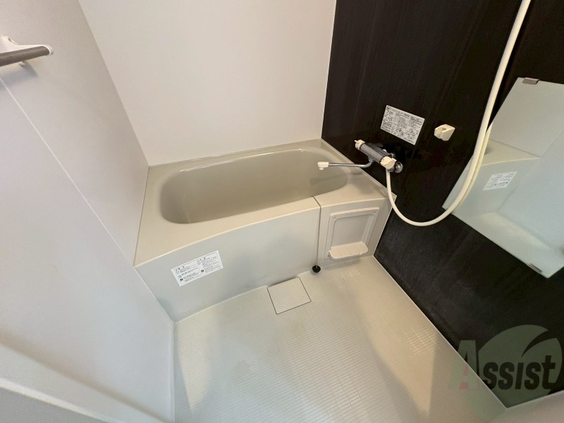 バス・シャワールーム　お風呂になります。一日の疲れを癒してくださいね。