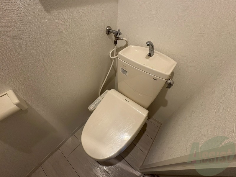 トイレ　シャワートイレになっているので快適です！