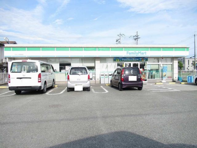 コンビニ　ファミリーマートうかいや阿成店（コンビニ）まで576m