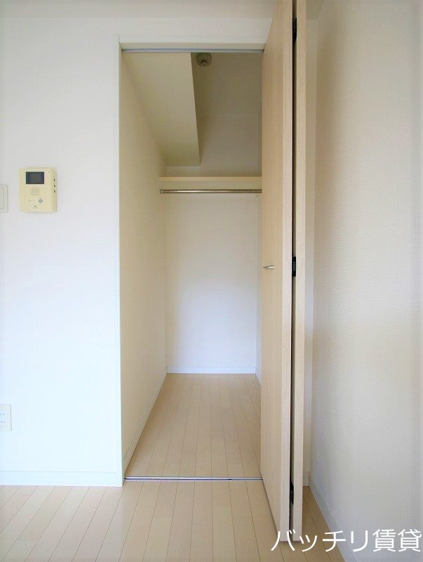 収納　＊画像は別部屋の為イメージ、現状優先致します