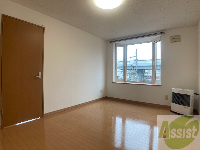 居室・リビング　広くてキレイなお部屋が広がっていて、充実した生活が送れそう。