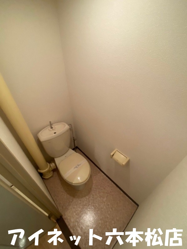 トイレ　清潔感のあるトイレです