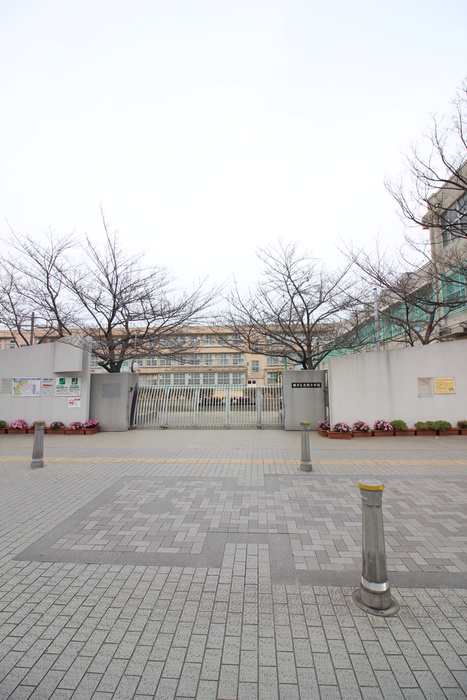 小学校　堺市立熊野小学校（小学校）まで365m